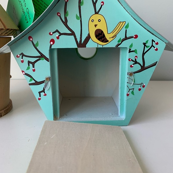 New vintage Painted Robin’s egg blue birdhouse never used - Picture 7 of 10